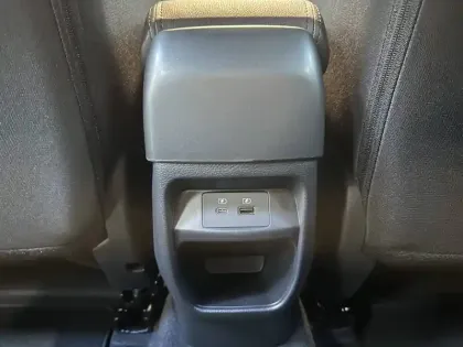 Photo 93 Nissan Juke  HYBRID 143