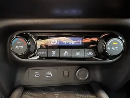 Photo 23 Nissan Juke  HYBRID 143