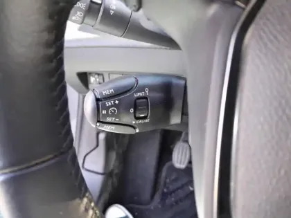 Photo 48 Peugeot 208  PureTech 100 S&S BVM6