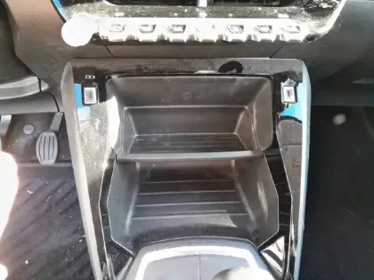 Photo 47 Peugeot 208  PureTech 100 S&S BVM6