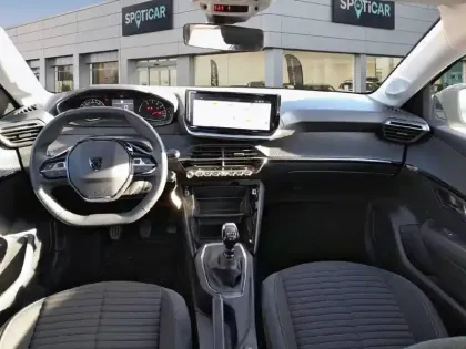 Photo 41 Peugeot 208  PureTech 100 S&S BVM6