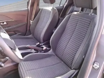 Photo 42 Peugeot 208  PureTech 100 S&S BVM6