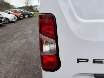 Photo 36 Peugeot Partner  FOURGON M 650 KG BLUEHDI 100 S&S BVM6