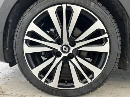 Photo 18 Renault Clio  E-Tech 140