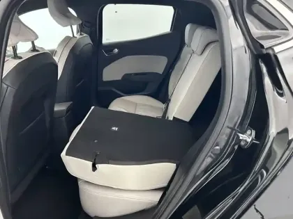 Photo 26 Renault Clio  E-Tech 140