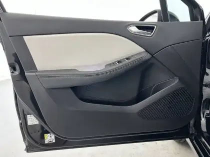 Photo 10 Renault Clio  E-Tech 140