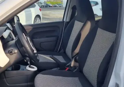 Photo 8 Renault Twingo  III E-Tech