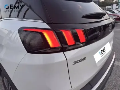 Photo 16 Peugeot 3008  Puretech 130ch S&S BVM6