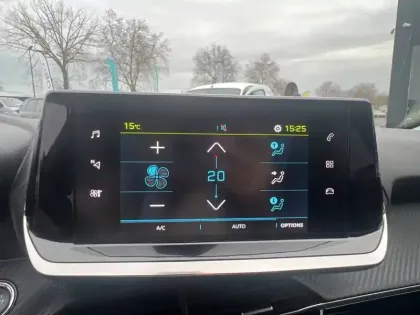 Photo 22 Peugeot 208  Electrique 50 kWh 136ch