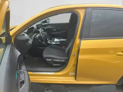 Photo 10 Peugeot 208  Electrique 50 kWh 136ch