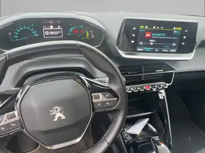 Photo 7 Peugeot 208  Electrique 50 kWh 136ch