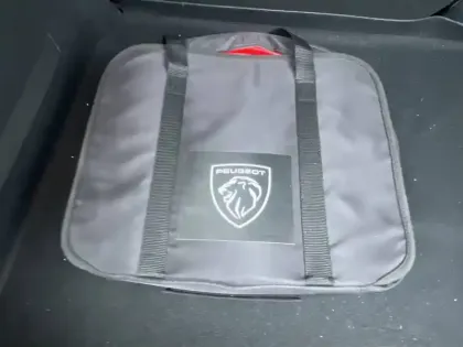 Photo 31 Peugeot 208  Electrique 50 kWh 136ch