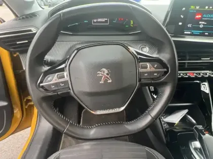 Photo 8 Peugeot 208  Electrique 50 kWh 136ch