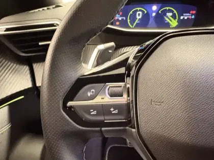 Photo 17 Peugeot 2008  PureTech 130 S&S EAT8