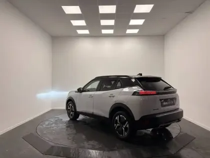 Photo 2 Peugeot 2008  PureTech 130 S&S EAT8