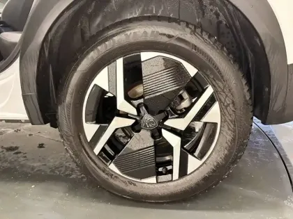 Photo 10 Peugeot 2008  PureTech 130 S&S EAT8