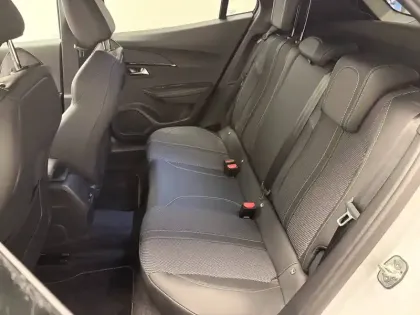 Photo 9 Peugeot 2008  PureTech 130 S&S EAT8