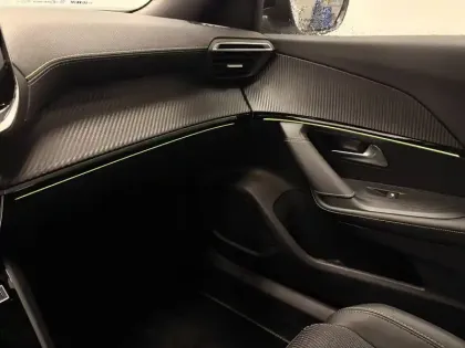 Photo 28 Peugeot 2008  PureTech 130 S&S EAT8