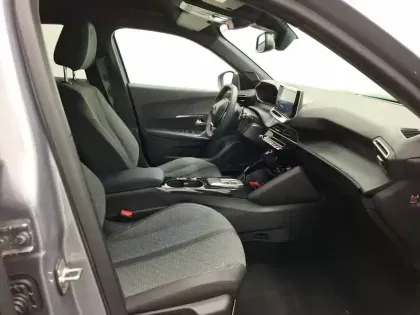 Photo 28 Peugeot 2008  Hybrid 136 e-DCS6