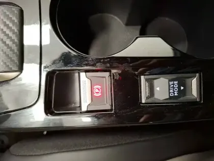 Photo 19 Peugeot 2008  Hybrid 136 e-DCS6