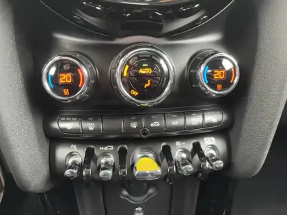 Photo 24 Mini Mini Hatch 3 Portes Cooper SE 184 ch