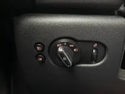 Photo 33 Mini Mini Hatch 3 Portes Cooper SE 184 ch