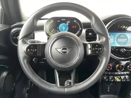 Photo 32 Mini Mini Hatch 3 Portes Cooper SE 184 ch