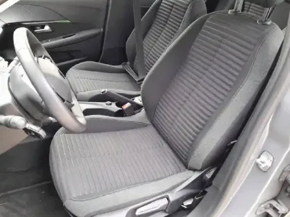 Photo 24 Peugeot 208  PureTech 100 S&S BVM6