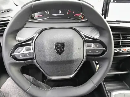 Photo 46 Peugeot 208  PureTech 100 S&S BVM6