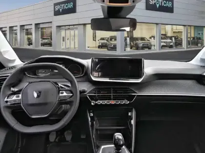 Photo 39 Peugeot 208  PureTech 100 S&S BVM6