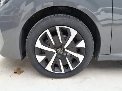 Photo 10 Peugeot 208  PureTech 100 S&S BVM6