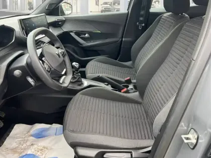 Photo 24 Peugeot 2008  PureTech 100 S&S BVM6