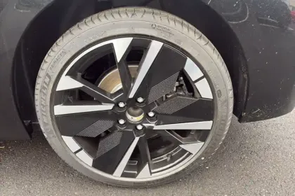 Photo 35 Peugeot 308  Plug-in Hybrid 195 ch e-DCS7