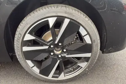 Photo 37 Peugeot 308  Plug-in Hybrid 195 ch e-DCS7