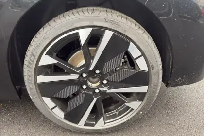 Photo 36 Peugeot 308  Plug-in Hybrid 195 ch e-DCS7