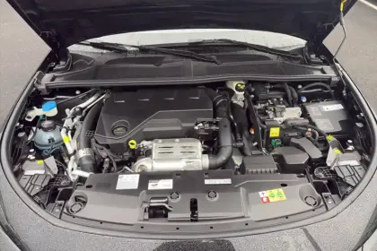 Photo 38 Peugeot 308  Plug-in Hybrid 195 ch e-DCS7