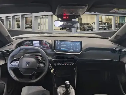 Photo 23 Peugeot 2008  PureTech 100 S&S BVM6