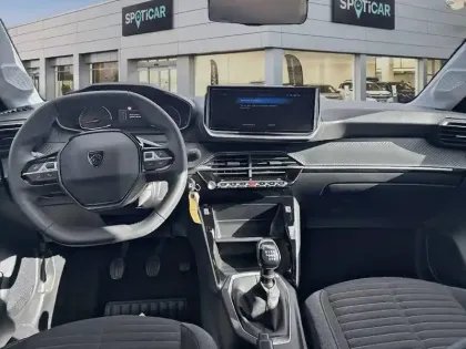 Photo 40 Peugeot 208  PureTech 100 S&S BVM6