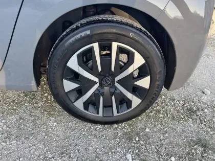 Photo 42 Peugeot 208  PureTech 100 S&S BVM6