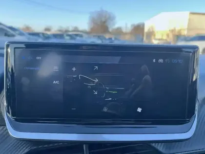 Photo 29 Peugeot 208  PureTech 100 S&S BVM6