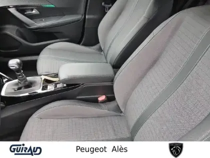 Photo 8 Peugeot 2008  PureTech 130 S&S BVM6