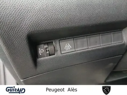 Photo 14 Peugeot 2008  PureTech 130 S&S BVM6