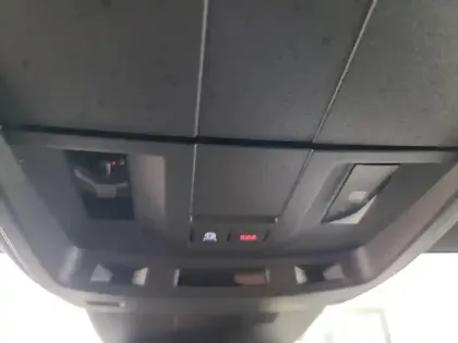 Photo 18 Peugeot 3008  Hybrid 145 e-DCS6