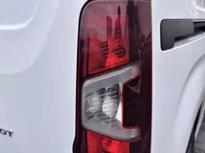 Photo 16 Peugeot Partner  FOURGON STANDARD 650 KG BLUEHDI 100 S&S BVM5