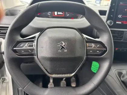 Photo 8 Peugeot Partner  FOURGON STANDARD 650 KG BLUEHDI 100 S&S BVM5