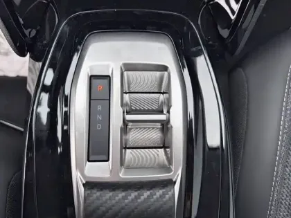 Photo 13 Peugeot 208  Hybrid 110 e-DCS6