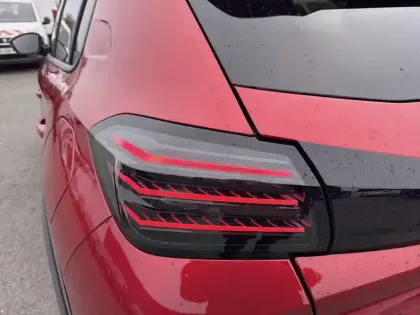 Photo 36 Peugeot 208  Hybrid 110 e-DCS6