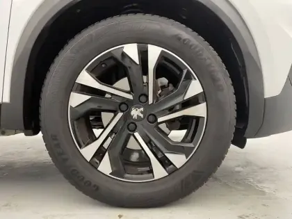 Photo 17 Peugeot 2008  PureTech 130 S&S EAT8