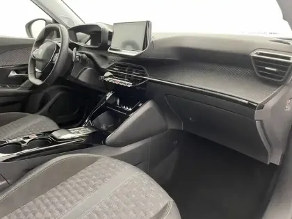 Photo 66 Peugeot 2008  PureTech 130 S&S EAT8