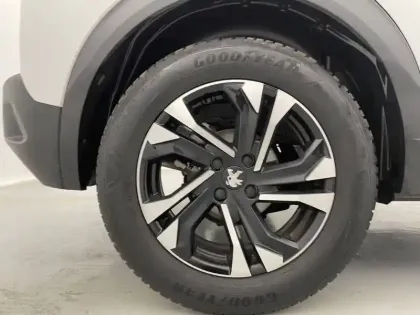 Photo 18 Peugeot 2008  PureTech 130 S&S EAT8